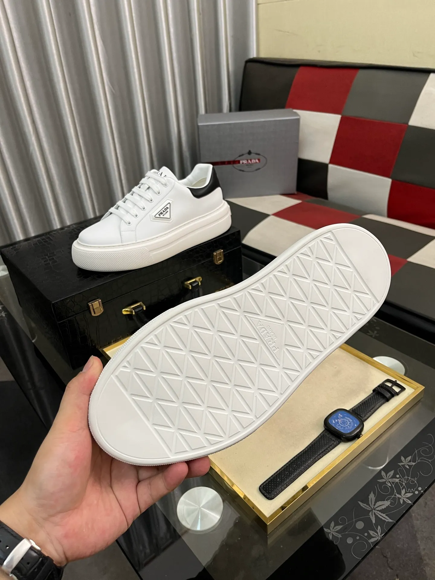 Men's shoes 💰580⌚️⌚️【PRADA】Prada casual shoes, originally developed 1:1, made of high-mercerized cowhide with imported cowhide, silk sheepskin lining, rubber outsole, comfortable and soft on the foot, size: 38-444️⃣Colors available